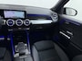 Mercedes-Benz GLB 180 AMG // Nightpakket // Sfeerverlichting // 19" AMG Velgen // Camera // Elek. Achterklep