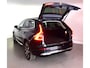 Volvo XC60 2.0 Recharge T6 AWD Inscription: eventueel trekhaak montage mogelijk, pano/ schuifdak, connect edition, rijass pakket driver assistance, cruise met afstandregeling  en innitiatie van noodremming, intell light sys, verwarmde  xenium pakket, ionisator luchtreiniging, draadloos telefoonoplader,  zijruiten verduisterd, Harman Kardon installatie, keyless entry, stuurverw, stoelverw, Apple Carplay, elec koffersluiting