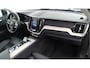 Volvo XC60 2.0 Recharge T6 AWD Inscription: eventueel trekhaak montage mogelijk, pano/ schuifdak, connect edition, rijass pakket driver assistance, cruise met afstandregeling  en innitiatie van noodremming, intell light sys, verwarmde  xenium pakket, ionisator luchtreiniging, draadloos telefoonoplader,  zijruiten verduisterd, Harman Kardon installatie, keyless entry, stuurverw, stoelverw, Apple Carplay, elec koffersluiting
