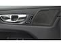 Volvo XC60 2.0 Recharge T6 AWD Inscription: eventueel trekhaak montage mogelijk, pano/ schuifdak, connect edition, rijass pakket driver assistance, cruise met afstandregeling  en innitiatie van noodremming, intell light sys, verwarmde  xenium pakket, ionisator luchtreiniging, draadloos telefoonoplader,  zijruiten verduisterd, Harman Kardon installatie, keyless entry, stuurverw, stoelverw, Apple Carplay, elec koffersluiting