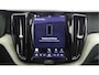 Volvo XC60 2.0 Recharge T6 AWD Inscription: eventueel trekhaak montage mogelijk, pano/ schuifdak, connect edition, rijass pakket driver assistance, cruise met afstandregeling  en innitiatie van noodremming, intell light sys, verwarmde  xenium pakket, ionisator luchtreiniging, draadloos telefoonoplader,  zijruiten verduisterd, Harman Kardon installatie, keyless entry, stuurverw, stoelverw, Apple Carplay, elec koffersluiting