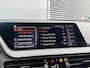 BMW 1-Serie BWJ 2021 | 118i 136PK High Ex AUTOMAAT | SPORTSTOELEN | CLIMA | NAVI | CARPLAY | PDC 2X | LEDER/STOF | 18'' LMV