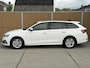 Skoda Octavia Combi 1.5 e-TSI Business Edition DSG Automaat | Trekhaak | Getint glas | Keyless entry&start | Elektrisch bedienbare achterklep | Climate control | Cruise control | Parkeersensoren voor en achter