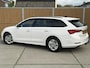 Skoda Octavia Combi 1.5 e-TSI Business Edition DSG Automaat | Trekhaak | Getint glas | Keyless entry&start | Elektrisch bedienbare achterklep | Climate control | Cruise control | Parkeersensoren voor en achter