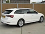 Skoda Octavia Combi 1.5 e-TSI Business Edition DSG Automaat | Trekhaak | Getint glas | Keyless entry&start | Elektrisch bedienbare achterklep | Climate control | Cruise control | Parkeersensoren voor en achter