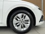 Skoda Octavia Combi 1.5 e-TSI Business Edition DSG Automaat | Trekhaak | Getint glas | Keyless entry&start | Elektrisch bedienbare achterklep | Climate control | Cruise control | Parkeersensoren voor en achter