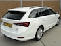Skoda Octavia Combi 1.5 e-TSI Business Edition DSG Automaat | Trekhaak | Getint glas | Keyless entry&start | Elektrisch bedienbare achterklep | Climate control | Cruise control | Parkeersensoren voor en achter