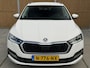 Skoda Octavia Combi 1.5 e-TSI Business Edition DSG Automaat | Trekhaak | Getint glas | Keyless entry&start | Elektrisch bedienbare achterklep | Climate control | Cruise control | Parkeersensoren voor en achter