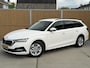 Skoda Octavia Combi 1.5 e-TSI Business Edition DSG Automaat | Trekhaak | Getint glas | Keyless entry&start | Elektrisch bedienbare achterklep | Climate control | Cruise control | Parkeersensoren voor en achter