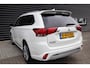 Mitsubishi Outlander 2.4 PHEV Pure+ Vol. dealer o.h. / één van de allerlaatse uit deze serie Outlanders
