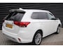 Mitsubishi Outlander 2.4 PHEV Pure+ Vol. dealer o.h. / één van de allerlaatse uit deze serie Outlanders