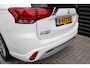 Mitsubishi Outlander 2.4 PHEV Pure+ Vol. dealer o.h. / één van de allerlaatse uit deze serie Outlanders