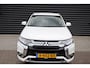Mitsubishi Outlander 2.4 PHEV Pure+ Vol. dealer o.h. / één van de allerlaatse uit deze serie Outlanders