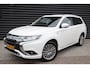 Mitsubishi Outlander 2.4 PHEV Pure+ Vol. dealer o.h. / één van de allerlaatse uit deze serie Outlanders