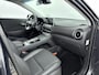 Hyundai Kona Electric EV LIMITED 64 kWh | LEDER | DODEHOEK DETECTIE | PDC | 3 FASEN | WARMTEPOMP | CAMERA | CLIMA | CRUISE ADAPT. | NAVI | PRIVACY GLASS | DAKRAILING | APPLE CAR PLAY & ADROID AUTO |