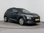 Hyundai Kona Electric EV LIMITED 64 kWh | LEDER | DODEHOEK DETECTIE | PDC | 3 FASEN | WARMTEPOMP | CAMERA | CLIMA | CRUISE ADAPT. | NAVI | PRIVACY GLASS | DAKRAILING | APPLE CAR PLAY & ADROID AUTO |