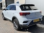 Volkswagen T-Roc 1.5 TSI Sport / 150 PK/ ADAPTIVE CRUISE/ PARKEER SENSOREN V+A/ APP-CONNECT/ KEYLESS/ DIGITAL DASH/ RIJ-MODI/ NAVI/ DAB/ CLIMA/ LED/ 18'' LMV