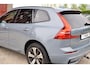 Volvo XC60 T6 Recharge AWD Plus Dark | Longe Range | Stoelverwarming | Trekhaak | Parkeercamera | BLIS | Pilot Assist | Glossy Black | Keyless
