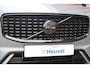 Volvo XC60 T6 Recharge AWD Plus Dark | Longe Range | Stoelverwarming | Trekhaak | Parkeercamera | BLIS | Pilot Assist | Glossy Black | Keyless