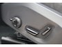 Volvo XC60 T6 Recharge AWD Plus Dark | Longe Range | Stoelverwarming | Trekhaak | Parkeercamera | BLIS | Pilot Assist | Glossy Black | Keyless