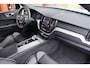 Volvo XC60 T6 Recharge AWD Plus Dark | Longe Range | Stoelverwarming | Trekhaak | Parkeercamera | BLIS | Pilot Assist | Glossy Black | Keyless