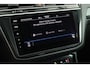 Volkswagen Tiguan 1.5 TSI 150pk DSG R-Line Business+ Trekhaak 360Camera Keyless Stoelverwarming Virtual Cockpit Navigatie Panoramadak