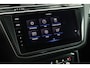 Volkswagen Tiguan 1.5 TSI 150pk DSG R-Line Business+ Trekhaak 360Camera Keyless Stoelverwarming Virtual Cockpit Navigatie Panoramadak