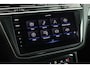 Volkswagen Tiguan 1.5 TSI 150pk DSG R-Line Business+ Trekhaak 360Camera Keyless Stoelverwarming Virtual Cockpit Navigatie Panoramadak