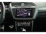 Volkswagen Tiguan 1.5 TSI 150pk DSG R-Line Business+ Trekhaak 360Camera Keyless Stoelverwarming Virtual Cockpit Navigatie Panoramadak