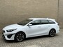 Kia Ceed Sportswagon 1.6 GDI 141pk PHEV DynamicLine | Facelift | Camera | Navigatie | Apple CarPlay / Android Auto | Climate control | Stoel&stuurverwarming | 16 inch velgen | Cruise control | Lane assist | Keyless | LED | DAB | Volledig onderhouden