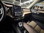 Volvo XC90 2.0 T8 Plug-in hybrid AWD Ultra Dark Panoramo dak, Headup display en Luchtvering
