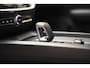Volvo V60 2.0 B3 Momentum Advantage Aut. [ Trekhaak Leder Stoel / stuurverwarming Clima Navi Apple/Android Cruise ]