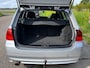 BMW 3-Serie Touring 318i High Executive ECC Audio/CD Electric pakket ABS LMV 18" PDC ESP Cruise Trekhaak Dealeronderh. Nieuwe Apk!