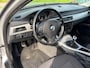 BMW 3-Serie Touring 318i High Executive ECC Audio/CD Electric pakket ABS LMV 18" PDC ESP Cruise Trekhaak Dealeronderh. Nieuwe Apk!