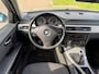 BMW 3-Serie Touring 318i High Executive ECC Audio/CD Electric pakket ABS LMV 18" PDC ESP Cruise Trekhaak Dealeronderh. Nieuwe Apk!