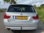 BMW 3-Serie Touring 318i High Executive ECC Audio/CD Electric pakket ABS LMV 18" PDC ESP Cruise Trekhaak Dealeronderh. Nieuwe Apk!