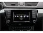 Skoda Superb Combi 1.8 TSI Style Automaat | Trekhaak | Adaptieve Cruise | Stoelverwarming | Apple Carplay / Android Auto | Getint glas