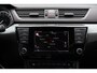 Skoda Superb Combi 1.8 TSI Style Automaat | Trekhaak | Adaptieve Cruise | Stoelverwarming | Apple Carplay / Android Auto | Getint glas