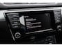 Skoda Superb Combi 1.8 TSI Style Automaat | Trekhaak | Adaptieve Cruise | Stoelverwarming | Apple Carplay / Android Auto | Getint glas