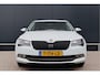 Skoda Superb Combi 1.8 TSI Style Automaat | Trekhaak | Adaptieve Cruise | Stoelverwarming | Apple Carplay / Android Auto | Getint glas