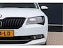 Skoda Superb Combi 1.8 TSI Style Automaat | Trekhaak | Adaptieve Cruise | Stoelverwarming | Apple Carplay / Android Auto | Getint glas