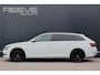 Skoda Superb Combi 1.8 TSI Style Automaat | Trekhaak | Adaptieve Cruise | Stoelverwarming | Apple Carplay / Android Auto | Getint glas