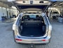 Mitsubishi Outlander 2.0 PHEV Hybrid Airco Cruise controle Trekhaak 1500kg trekgewicht Leder Achterruitrijcamera Parkeersensoren voor en achter Telefoonverbinding Navigatiesysteem Oplaadkabel Stuurwielbediening
