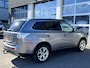 Mitsubishi Outlander 2.0 PHEV Hybrid Airco Cruise controle Trekhaak 1500kg trekgewicht Leder Achterruitrijcamera Parkeersensoren voor en achter Telefoonverbinding Navigatiesysteem Oplaadkabel Stuurwielbediening