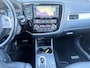 Mitsubishi Outlander 2.0 PHEV Hybrid Airco Cruise controle Trekhaak 1500kg trekgewicht Leder Achterruitrijcamera Parkeersensoren voor en achter Telefoonverbinding Navigatiesysteem Oplaadkabel Stuurwielbediening