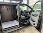 Opel Vivaro 2.0 CDTI L2H1 Dubbele schuifdeur Parkeerhulp voor en achter Achteruitrijcamera Airco Cruise control Kastinrichting Imperiaal Apple Carplay Bluetooth telefoon voorbereiding 3-Persoons Euro 6