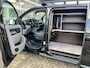Opel Vivaro 2.0 CDTI L2H1 Dubbele schuifdeur Parkeerhulp voor en achter Achteruitrijcamera Airco Cruise control Kastinrichting Imperiaal Apple Carplay Bluetooth telefoon voorbereiding 3-Persoons Euro 6