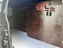 Opel Vivaro 2.0 CDTI L2H1 Dubbele schuifdeur Parkeerhulp voor en achter Achteruitrijcamera Airco Cruise control Kastinrichting Imperiaal Apple Carplay Bluetooth telefoon voorbereiding 3-Persoons Euro 6