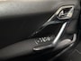 Peugeot 2008 1.2 PureTech Allure Sport Automaat (PANORAMADAK, NAVIGATIE, CLIMATE, LEDER, SPORTSTOELEN, GETINT GLAS, LM VELGEN, TREKHAAK, NIEUWE APK, NIEUWSTAAT)