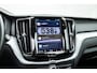 Volvo XC60 2.0 T6 Plug-in hybrid AWD Panorama / stuur verw / camera / achterbank verwarming /